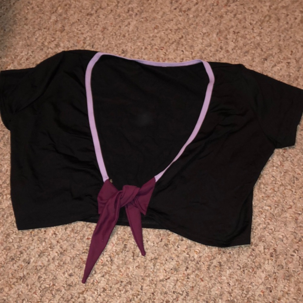 Tie-front workout shawl (Crop-top)